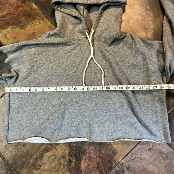 Wild Fable Gray Cropped Sweatshirt Hoodie Size XL - Picture 2 of 9